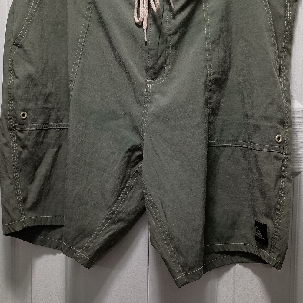 Quiksilver Men's Amphibian In And Out The Water  Green Shorts Size 38